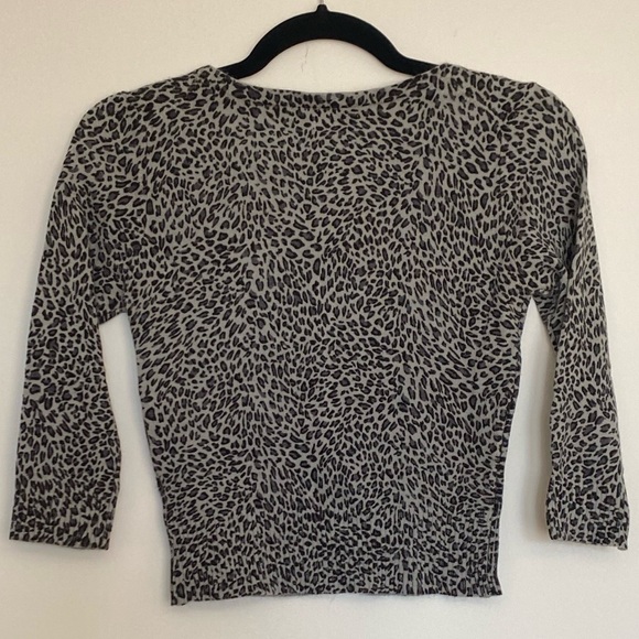 Forever 21 XXI vintage 3/4 sleeve, cheetah print gray and black mini cardigan - Picture 6 of 6